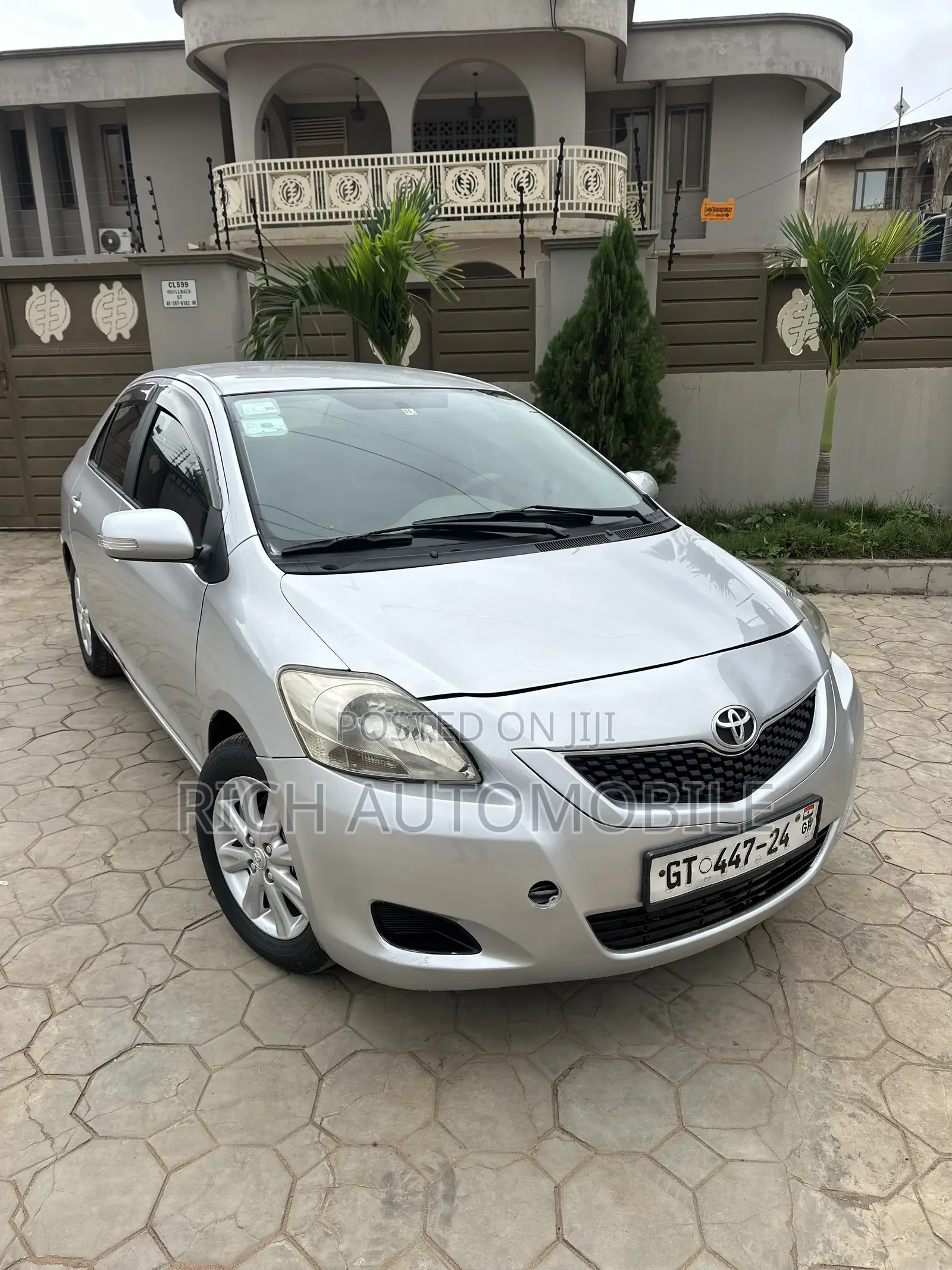 Toyota Belta 2010 Silver