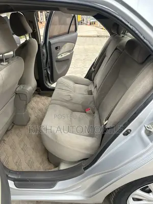 Toyota Belta 2010 Silver