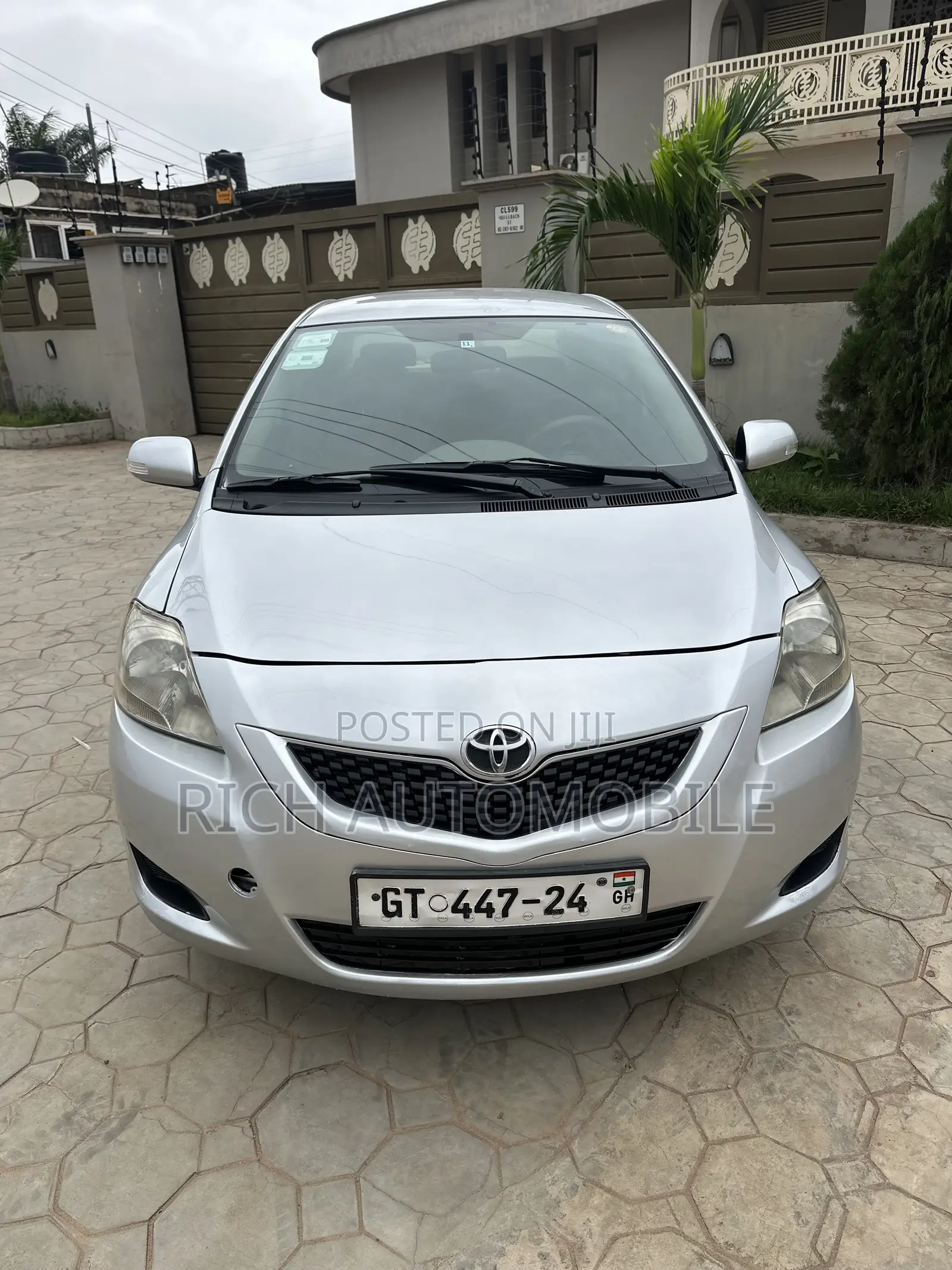 Toyota Belta 2010 Silver