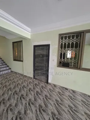 2bdrm Apartment in Madina, Zongo Junction for rent