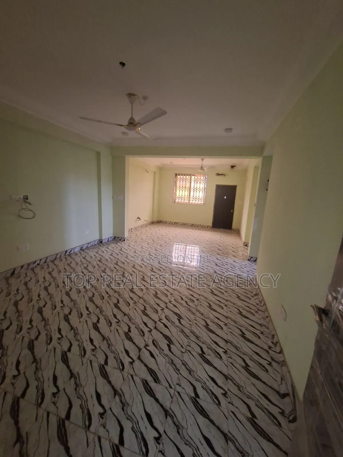 2bdrm Apartment in Madina, Zongo Junction for rent