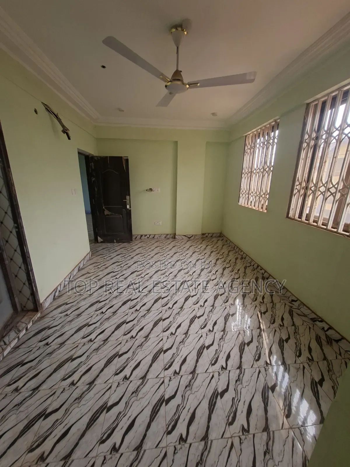 2bdrm Apartment in Madina, Zongo Junction for rent