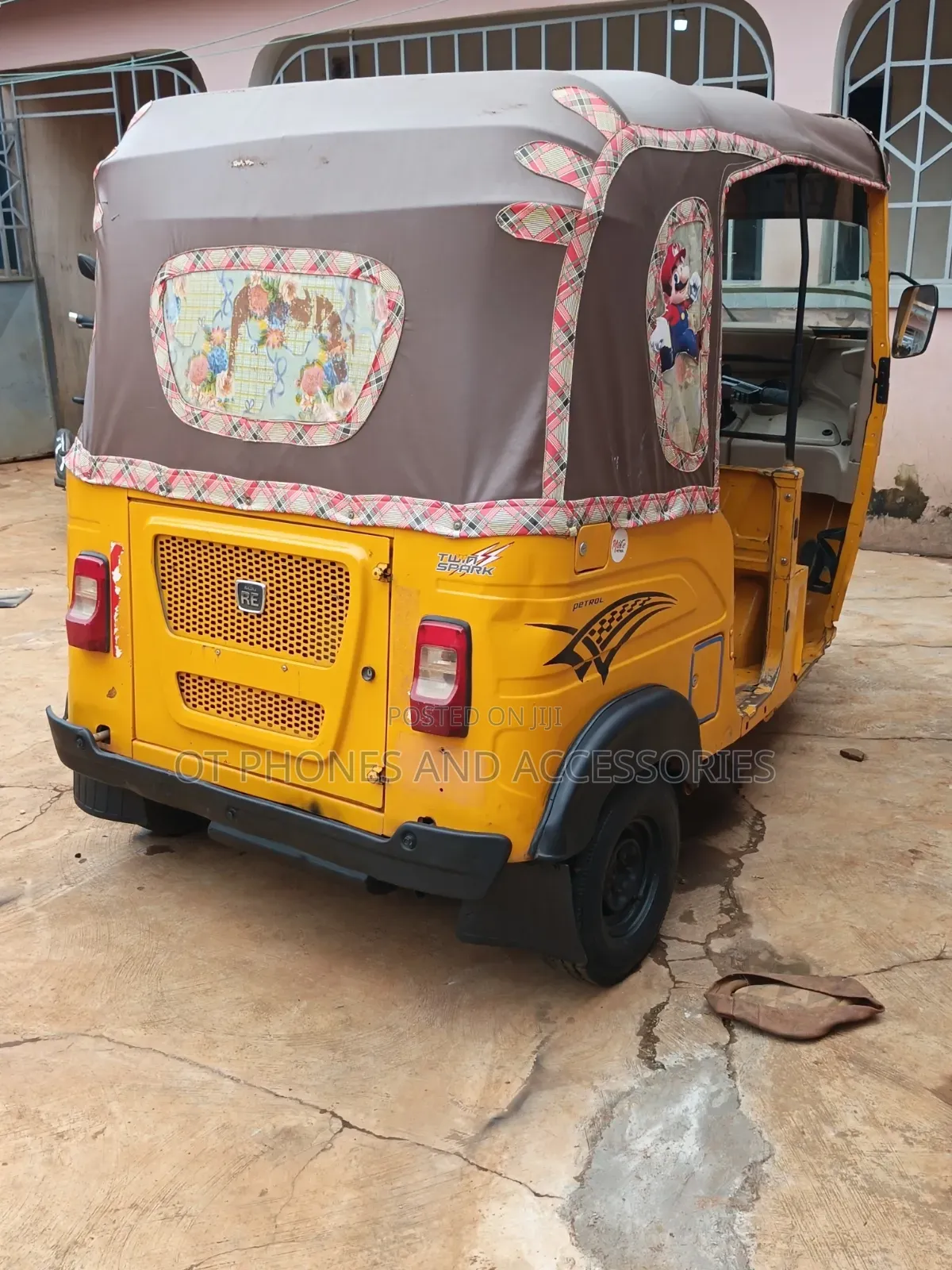 Bajaj RE 2024 Yellow