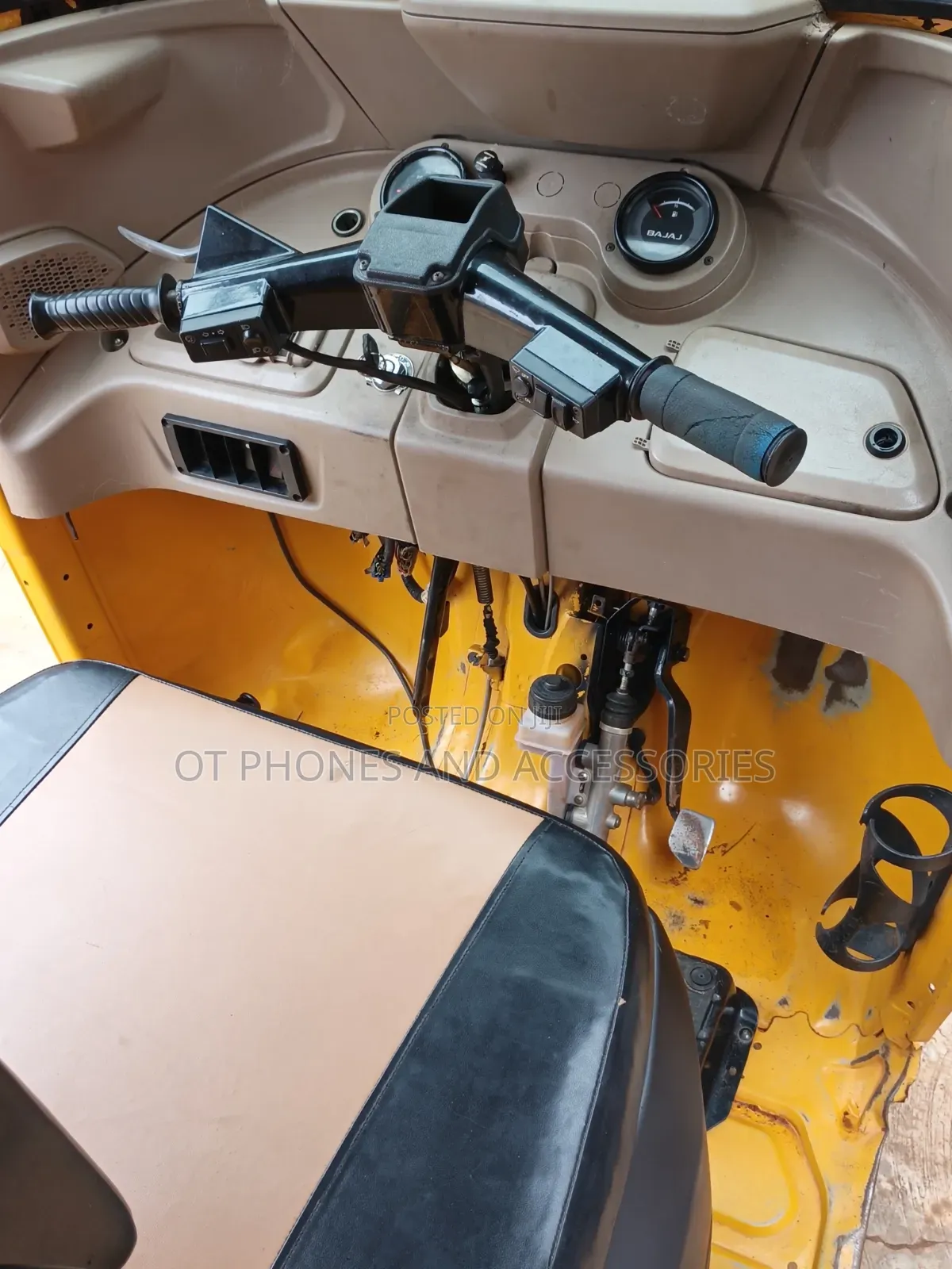 Bajaj RE 2024 Yellow