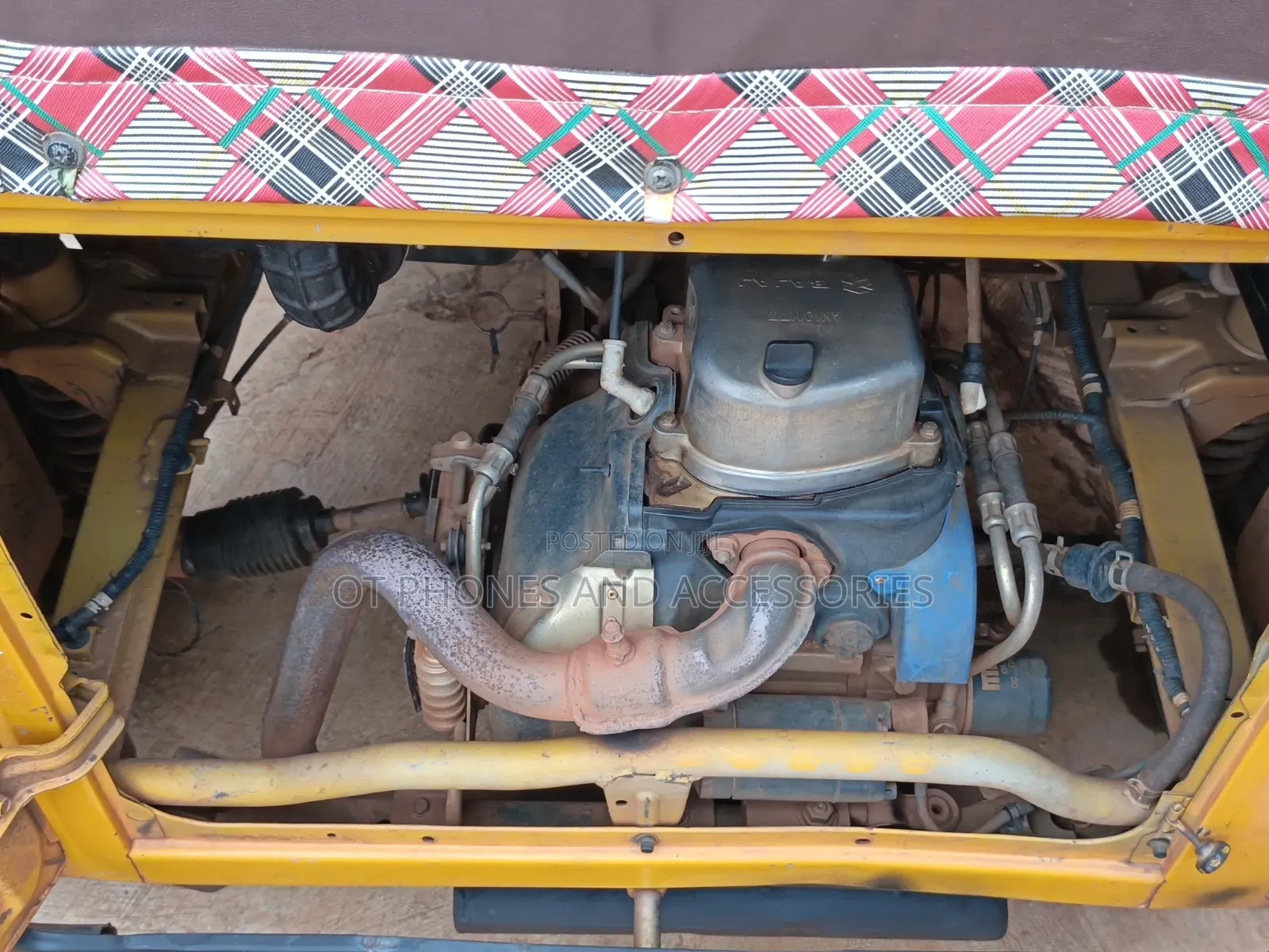 Bajaj RE 2024 Yellow