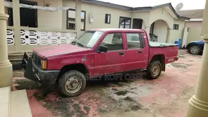 Mitsubishi L200 Double Cab 2.4 1987 Red