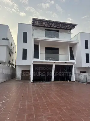 5bdrm House in Green, East Legon for sale