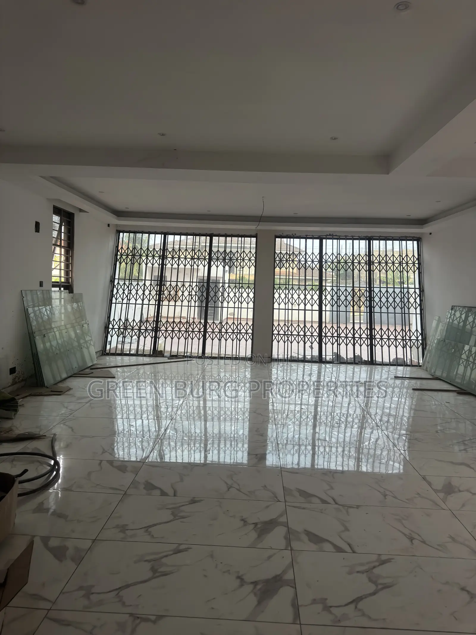 5bdrm House in Green, East Legon for sale