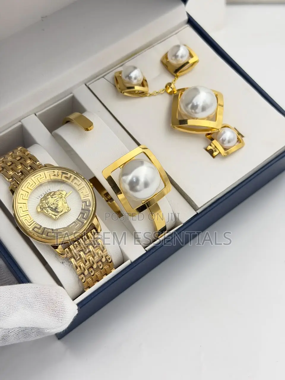 Ladies Watch Luxurious Jewelery