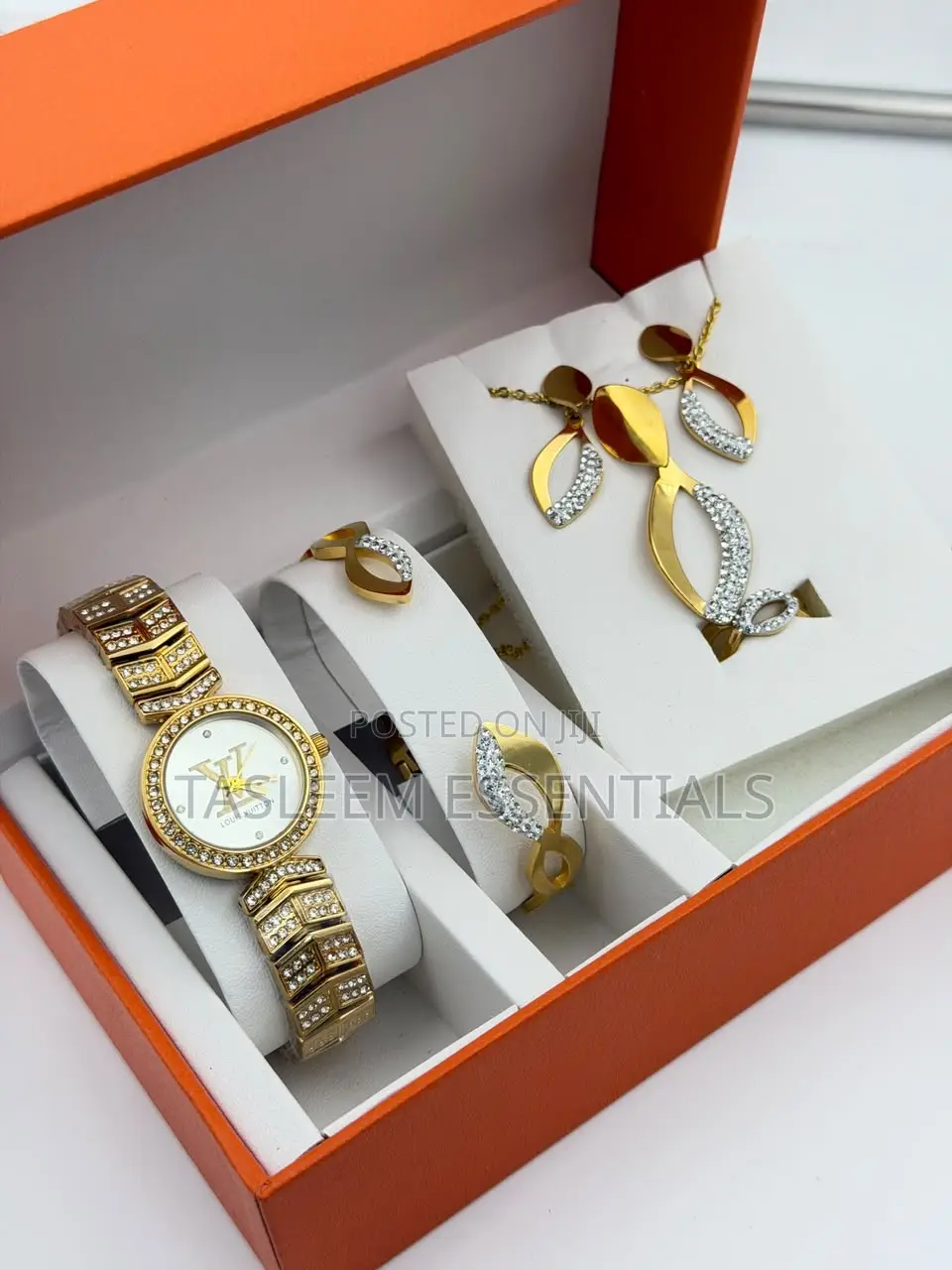 Ladies Watch Luxurious Jewelery