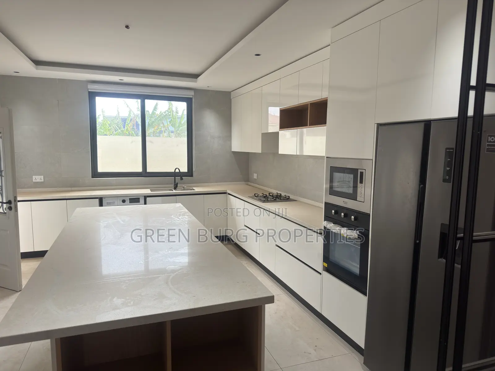 5bdrm House in Green, East Legon for sale