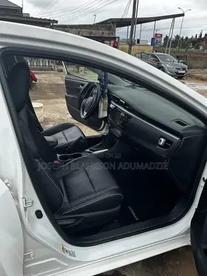 Toyota Corolla S Premium 4dr Sedan (1.8L 4cyl CVT) 2016 White