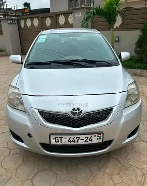 Toyota Belta 2010 Silver