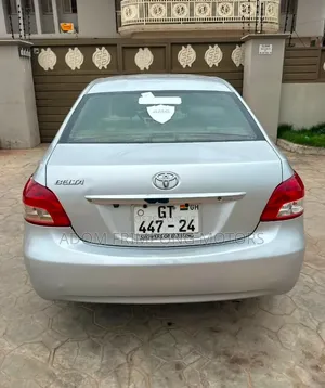 Toyota Belta 2010 Silver