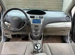 Toyota Belta 2010 Silver