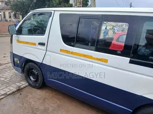 Toyota HiAce 2008 White