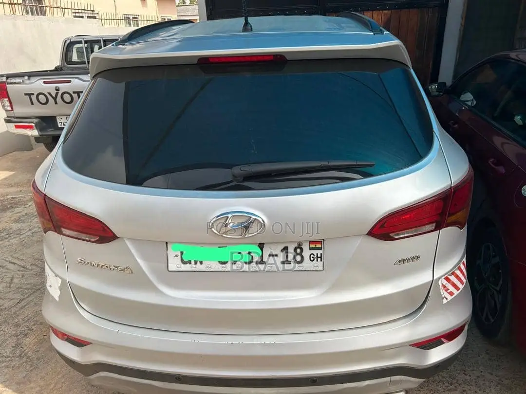 Hyundai Santa Fe SE AWD 2018 Silver