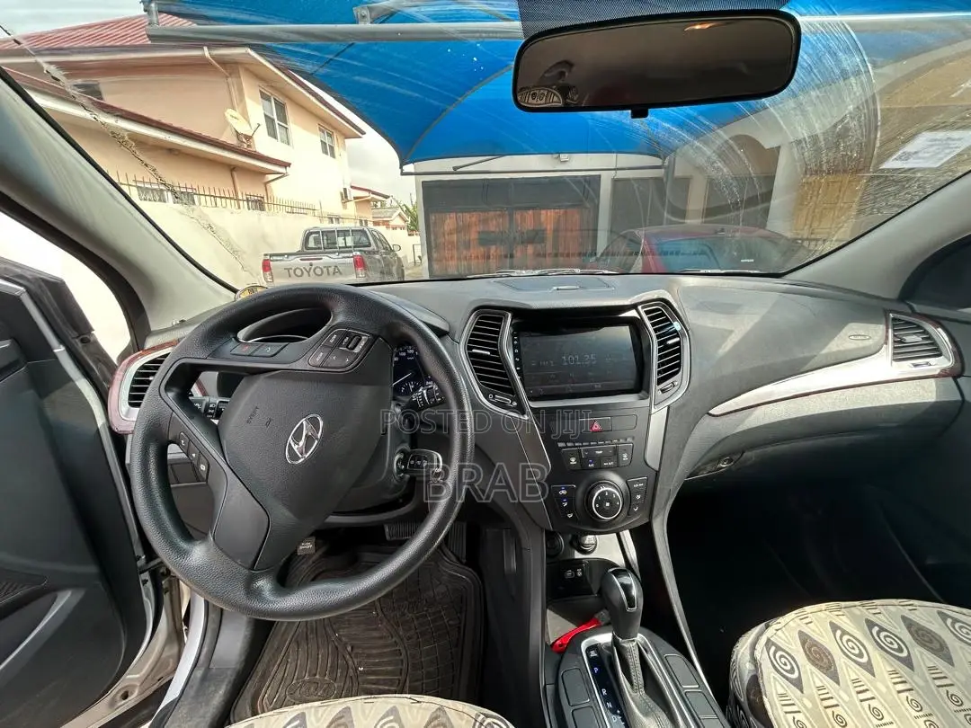 Hyundai Santa Fe SE AWD 2018 Silver