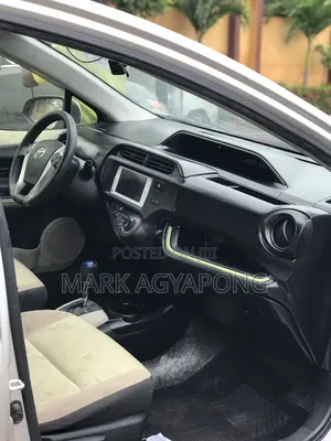 Toyota Aqua 2014 Silver