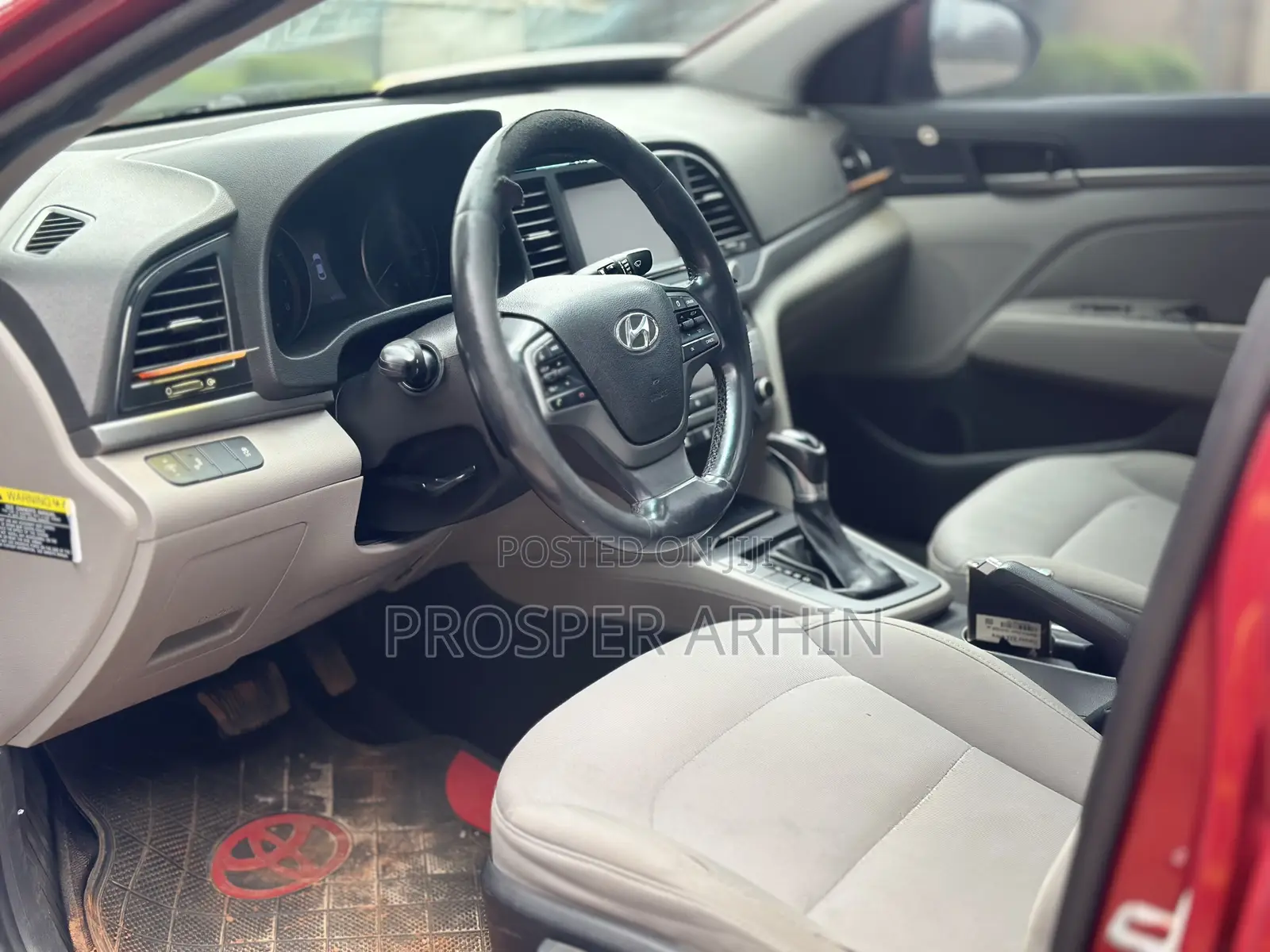 Hyundai Elantra SE 2018 Red