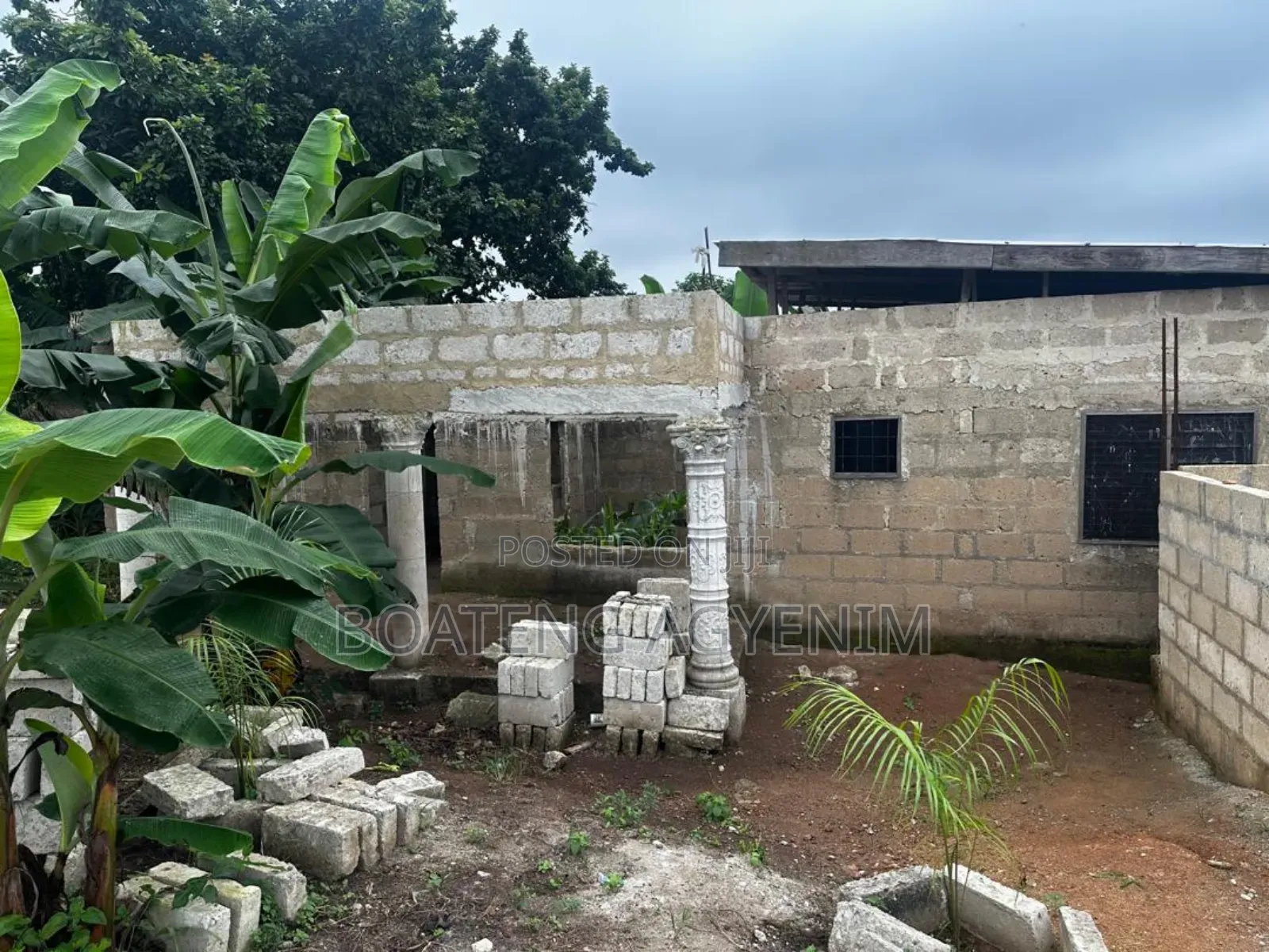 5bdrm Bungalow in Kwabre for sale