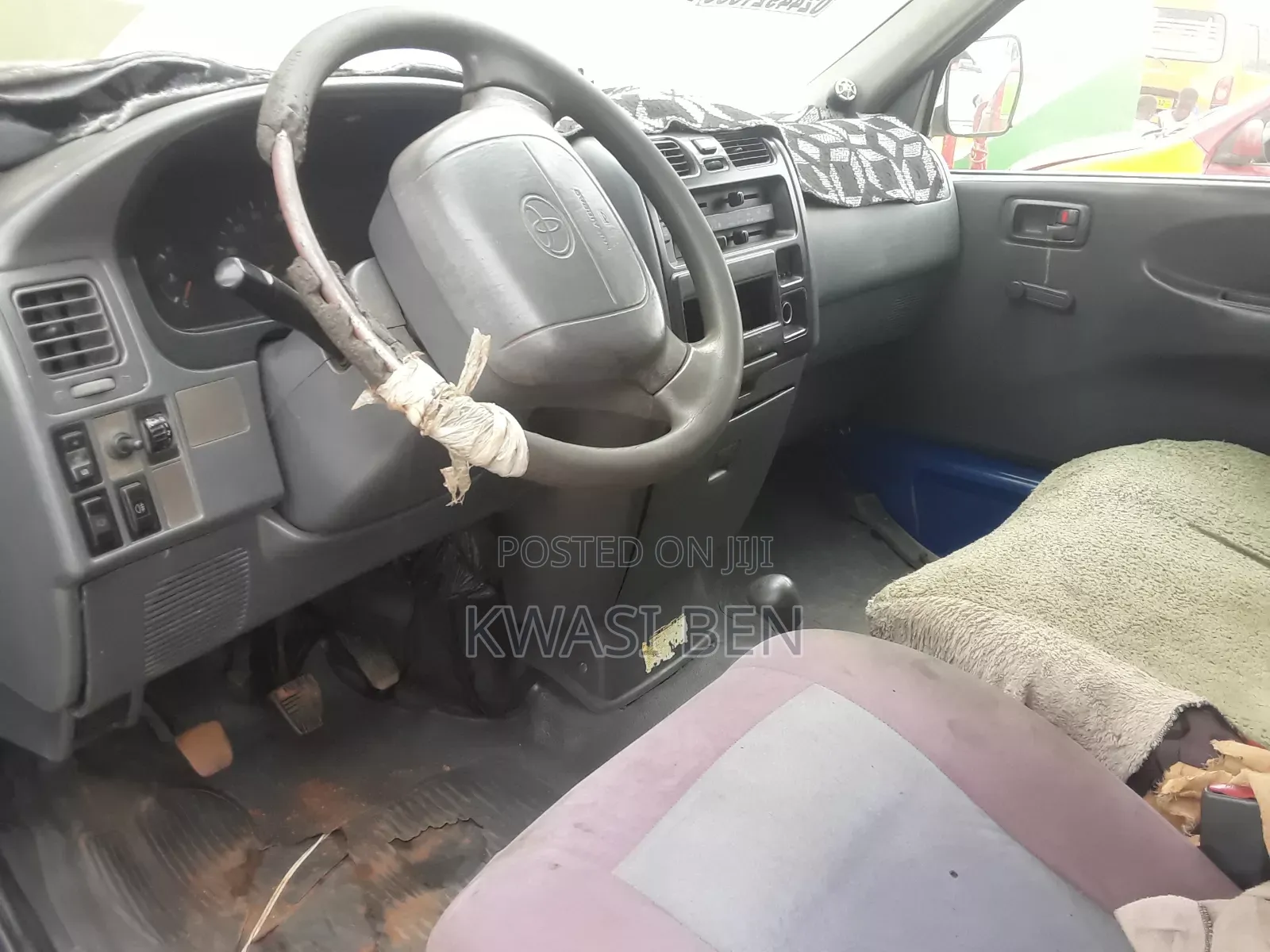 Toyota HiAce 2004 Grey