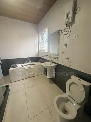 4bdrm House in Community 18 Area, Spintex for rent