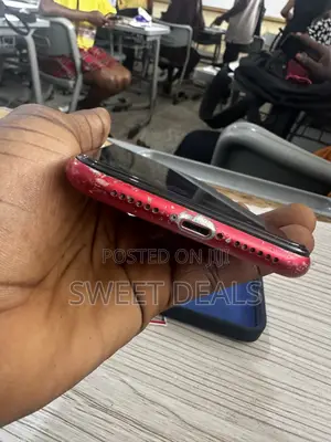 Apple iPhone 11 128 GB Red