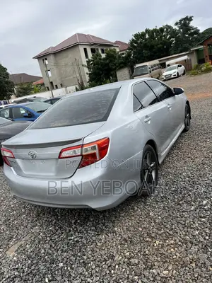 Toyota Camry SE 4dr Sedan (2.5L 4cyl 6A) 2014 Silver