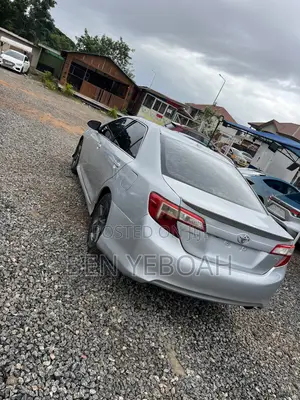 Toyota Camry SE 4dr Sedan (2.5L 4cyl 6A) 2014 Silver