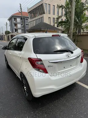 Toyota Vitz 1.3 FWD 3dr 2015 White