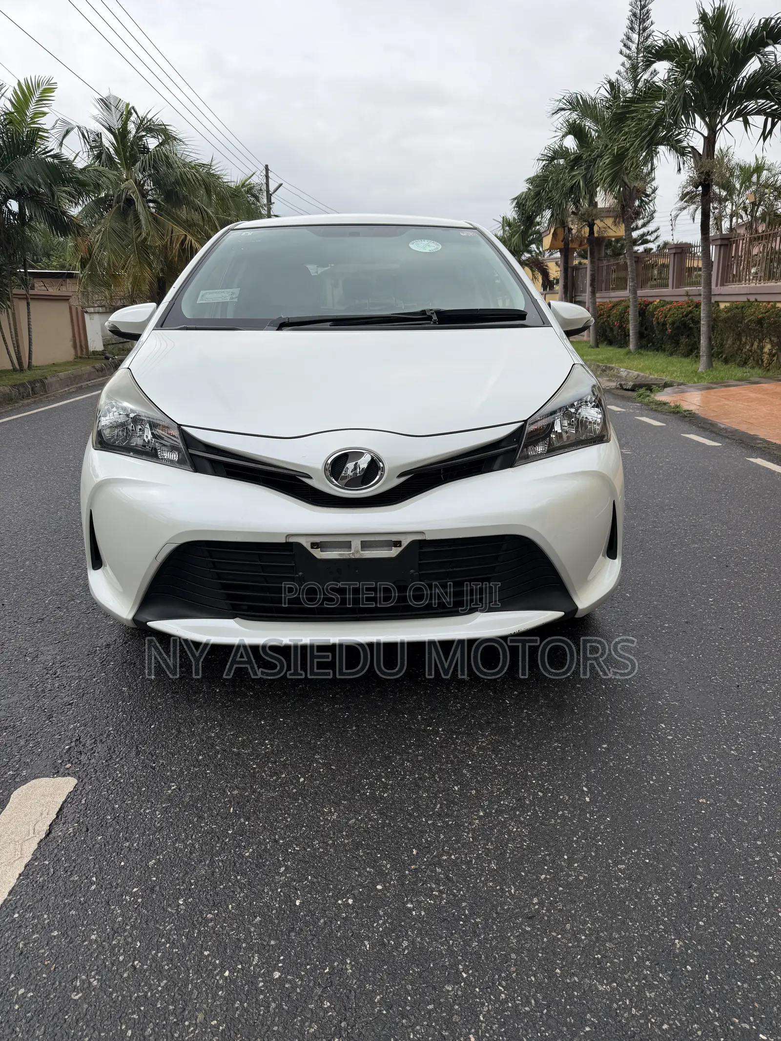 Toyota Vitz 1.3 FWD 3dr 2015 White