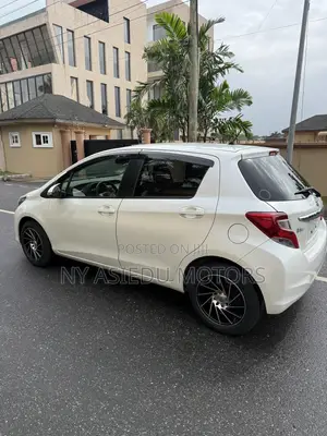 Toyota Vitz 1.3 FWD 3dr 2015 White