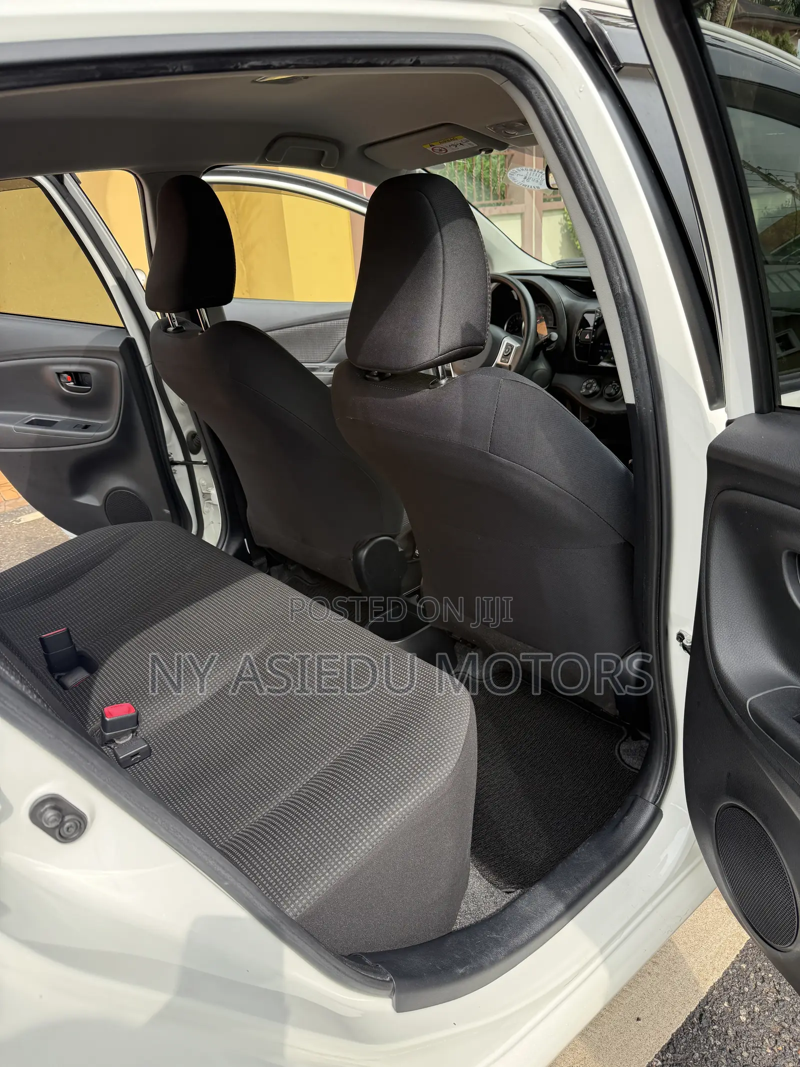 Toyota Vitz 1.3 FWD 3dr 2015 White