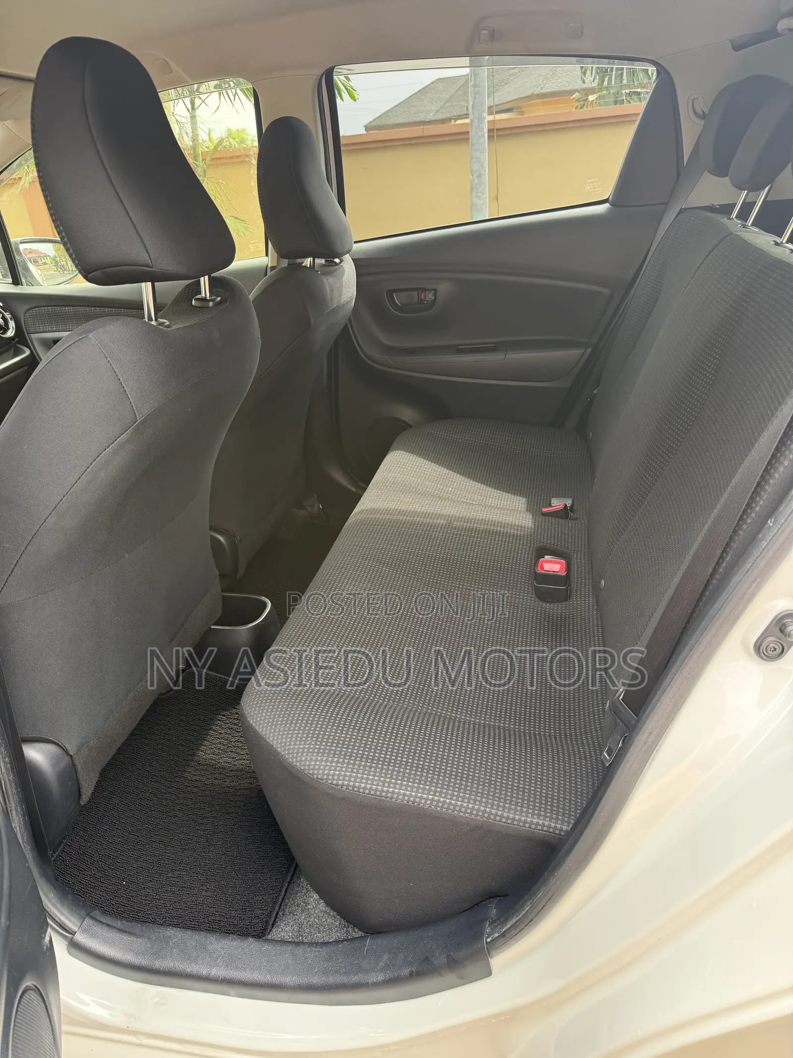 Toyota Vitz 1.3 FWD 3dr 2015 White