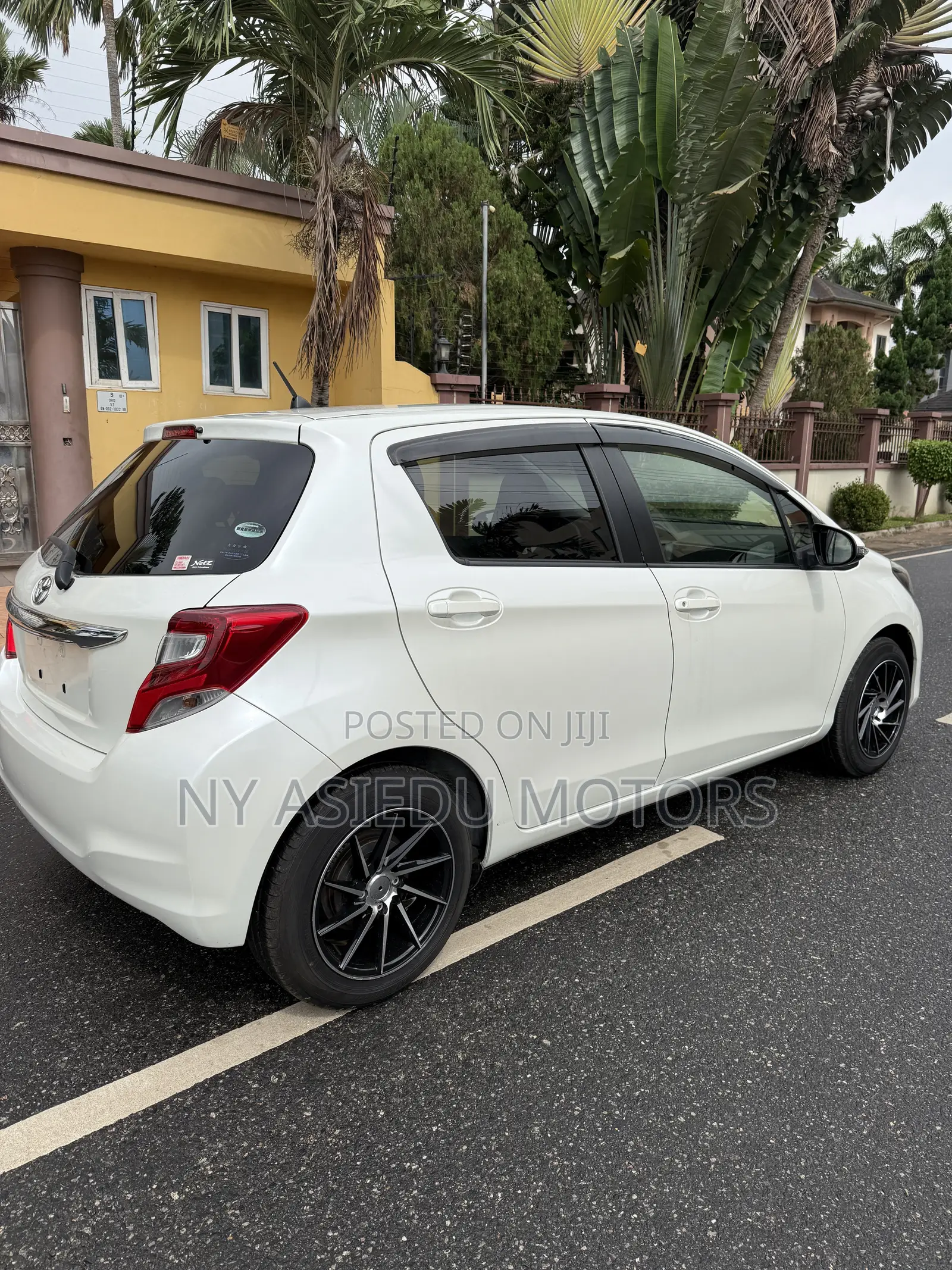Toyota Vitz 1.3 FWD 3dr 2015 White