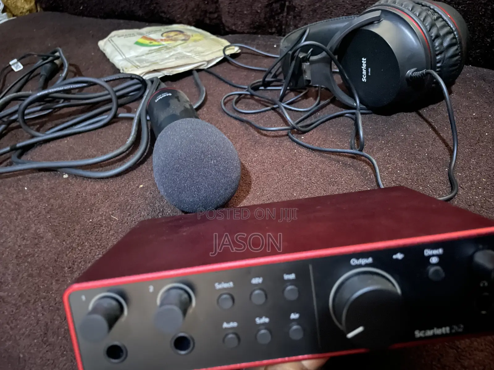Focusrite Scarlet 4th Gen 2i2 Bundle With Studio Monitor