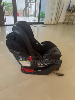 Original Britax Infant Car Seat With Installation Base. Neatly Used An