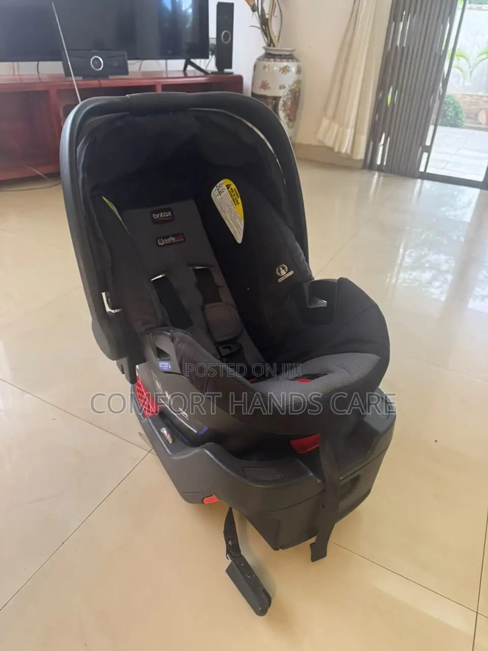Original Britax Infant Car Seat With Installation Base. Neatly Used An