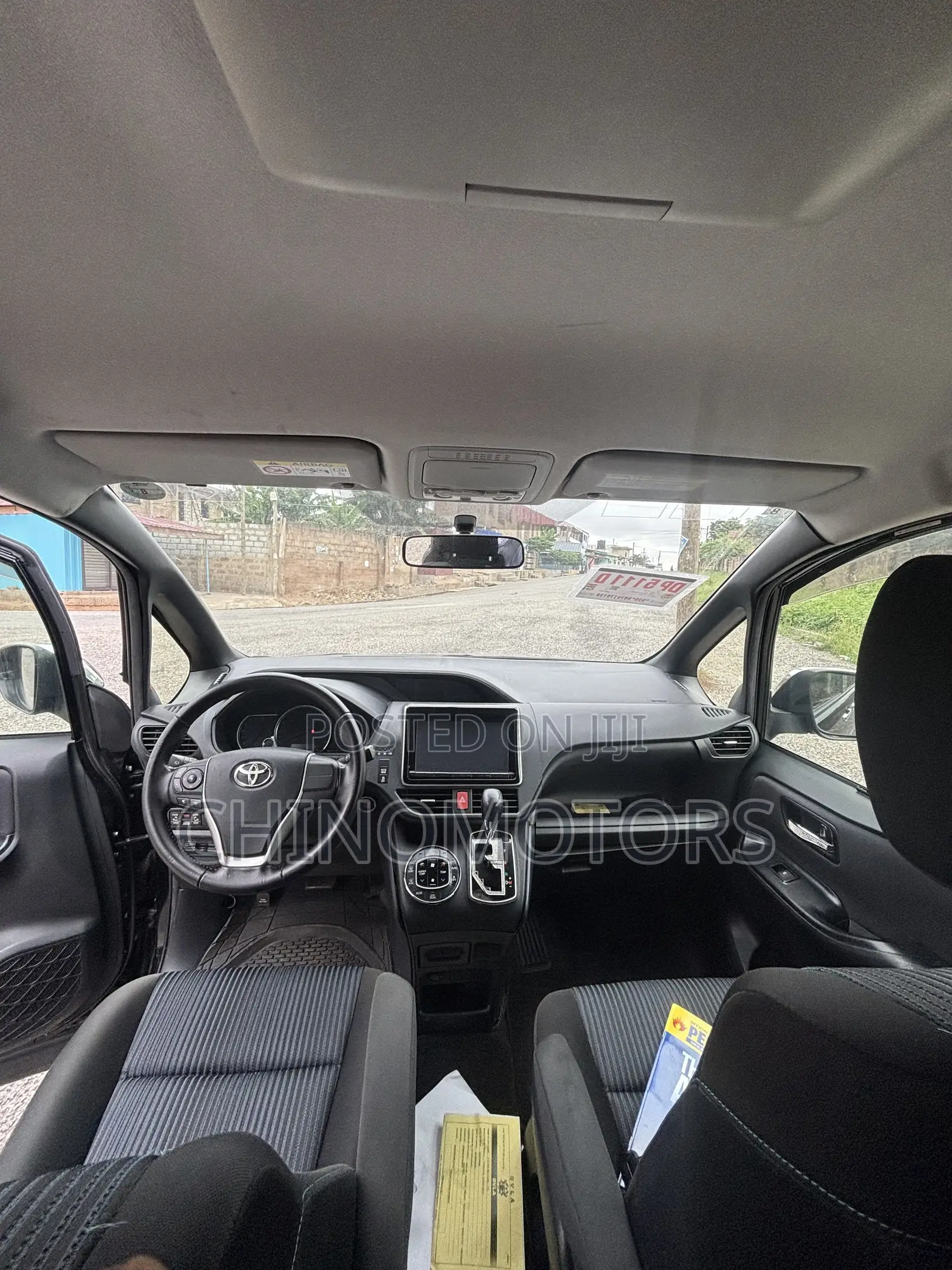 Toyota Voxy ZS 2WD 7-Seater 2015 Black