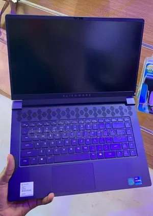 New Laptop Alienware M15 R6 16GB Intel Core i7 SSD 512GB