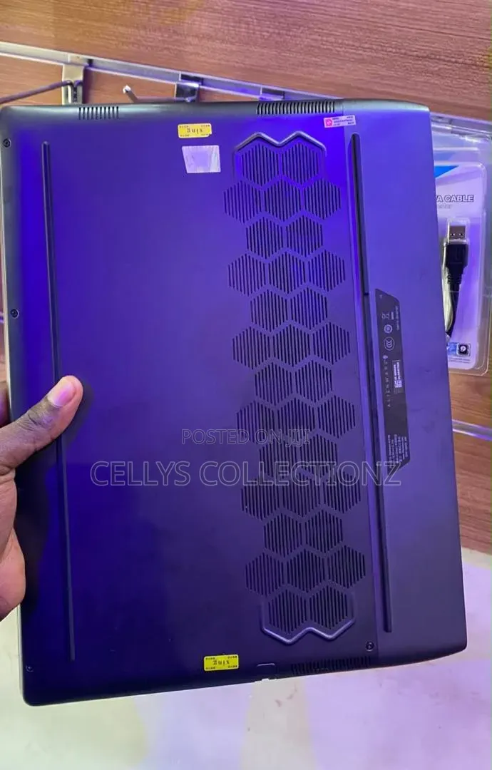 New Laptop Alienware M15 R6 16GB Intel Core i7 SSD 512GB