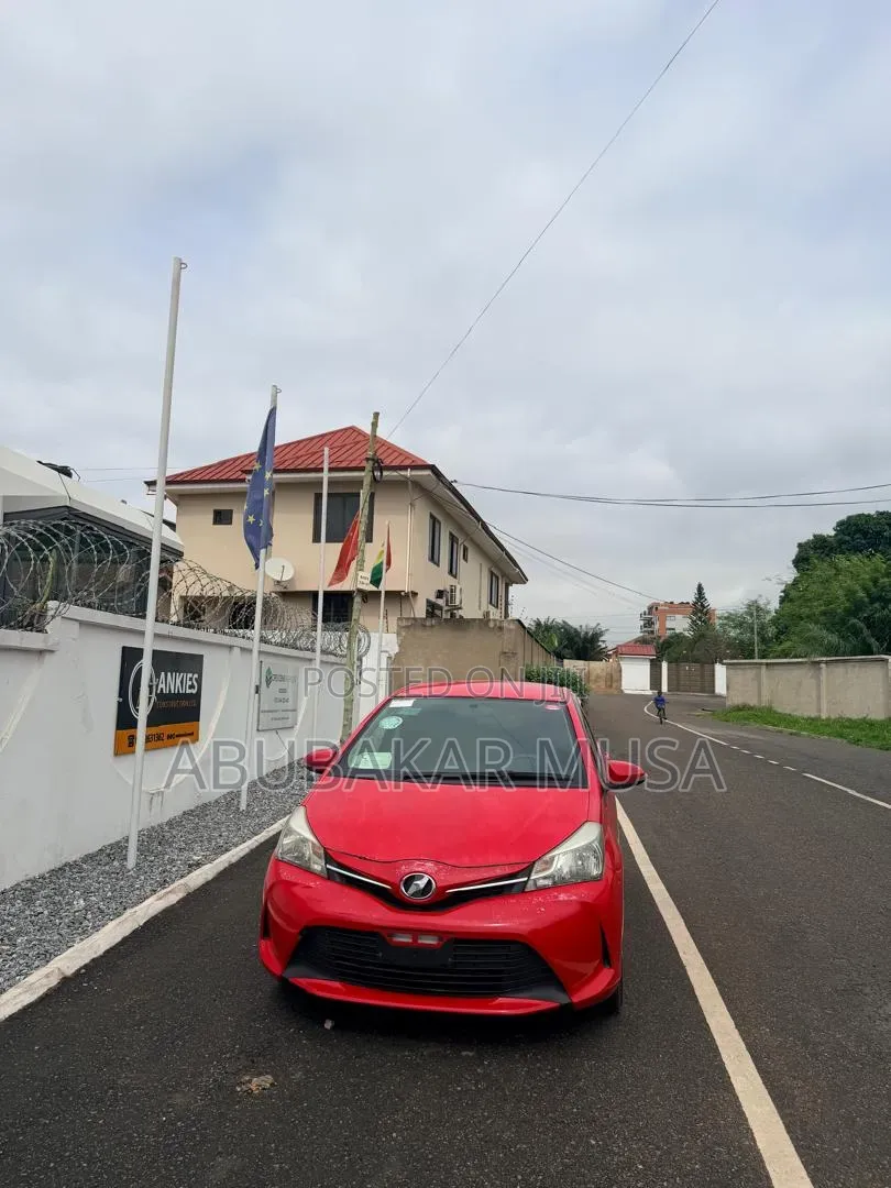 Toyota Vitz 1.3 AWD 5dr 2015 Red