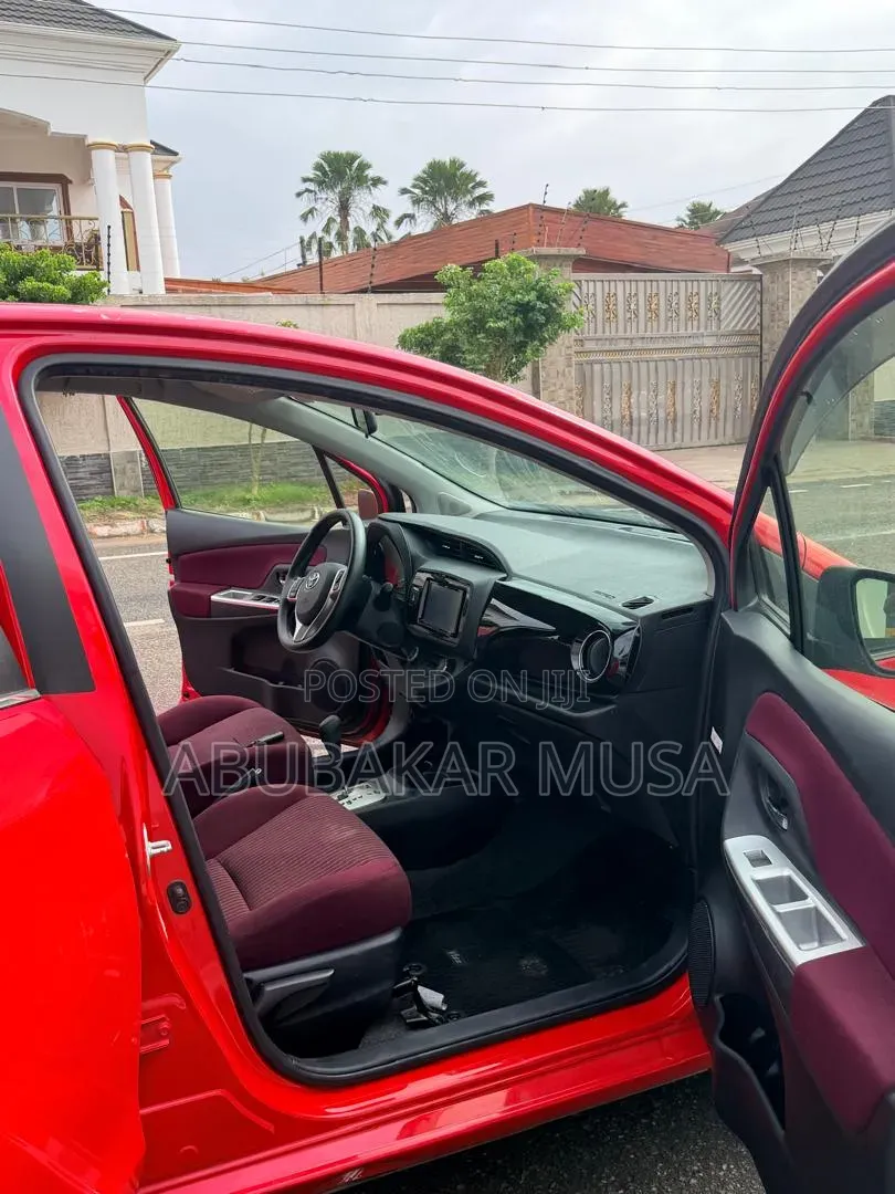 Toyota Vitz 1.3 AWD 5dr 2015 Red