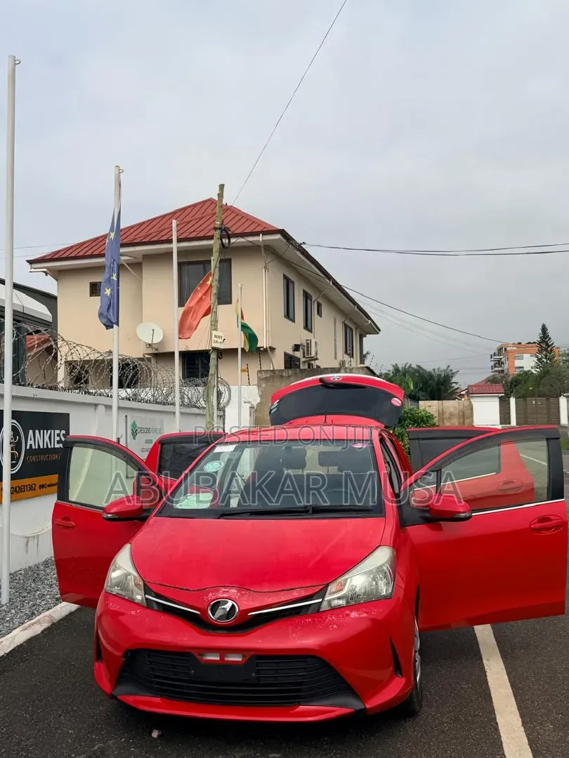 Toyota Vitz 1.3 AWD 5dr 2015 Red
