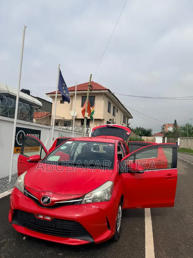 Toyota Vitz 1.3 AWD 5dr 2015 Red