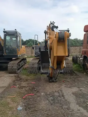 XCMG XE215FLC Crawler Excavator Available