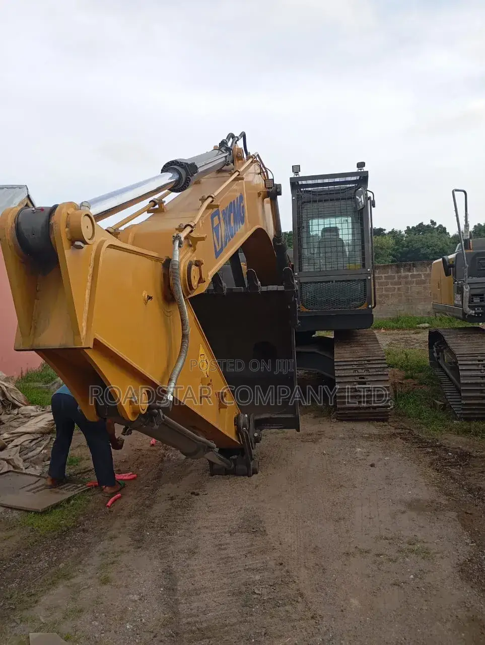 XCMG XE215FLC Crawler Excavator Available