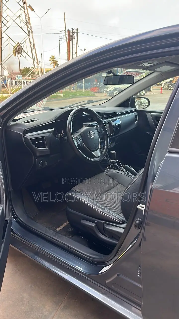 Toyota Corolla S 4dr Sedan (1.8L 4cyl CVT) 2015 Gray