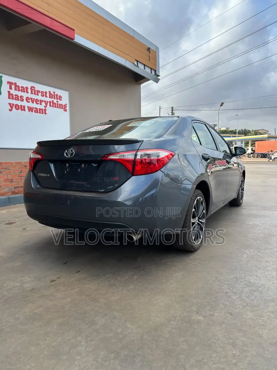 Toyota Corolla S 4dr Sedan (1.8L 4cyl CVT) 2015 Gray